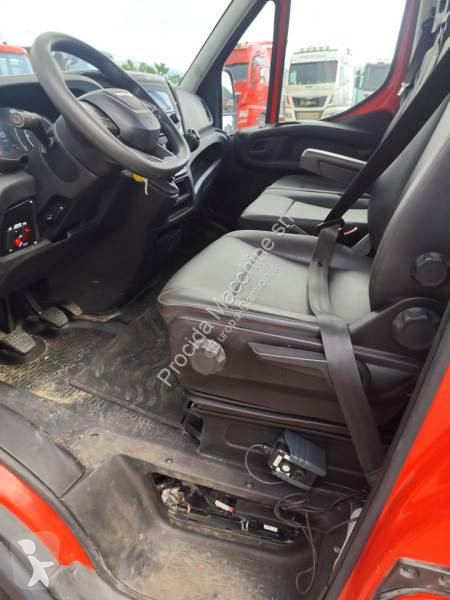 Véhicule utilitaire Iveco 35C14