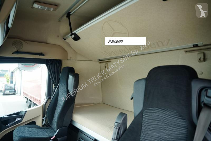 Грузовик Mercedes 2545