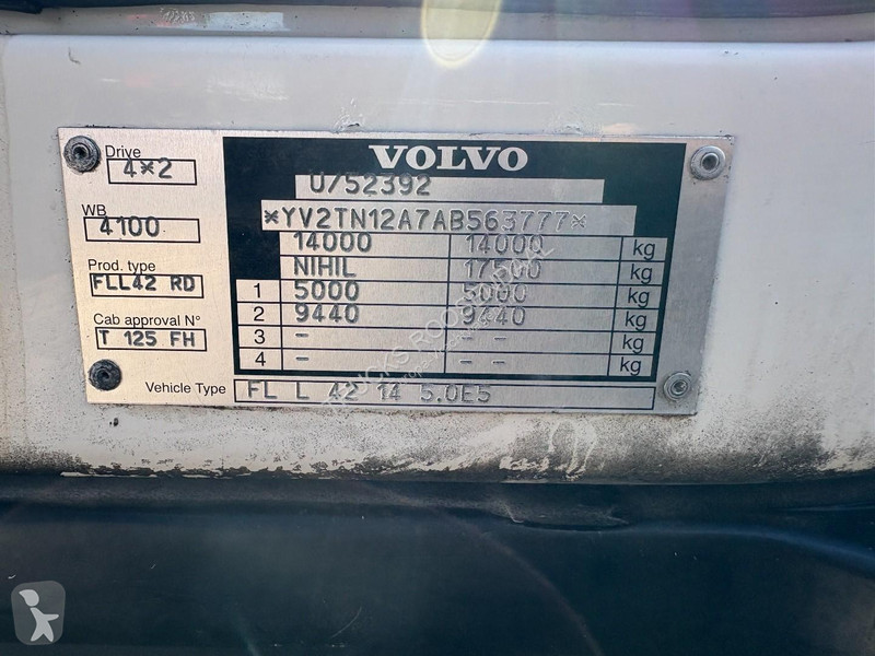 Vrachtwagen Volvo 240 + Loadlift + 14 T + Euro 5
