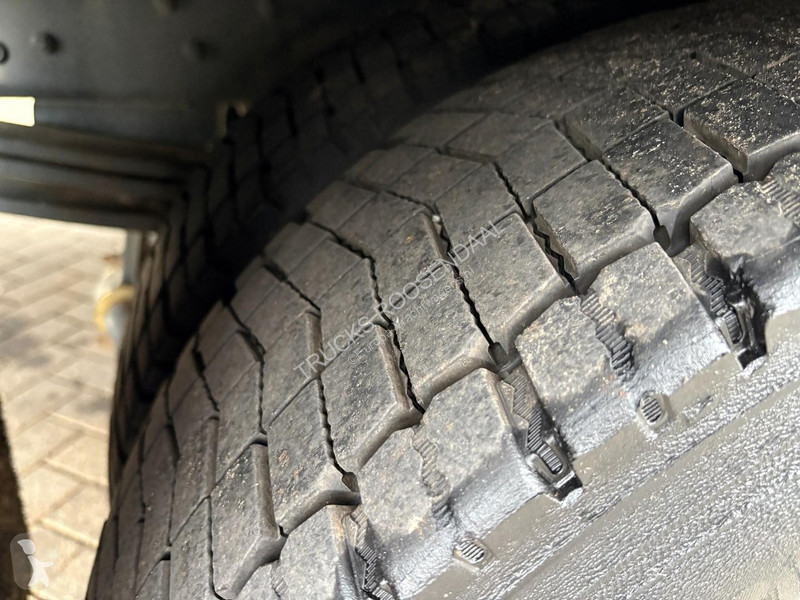 Kamion Volvo 250 + 12t + 6cyl + BOX 7.28 + EURO...
