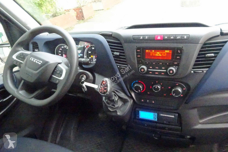 Iveco DAILY FRIGO 35S16 2,3D 156 BVA truck