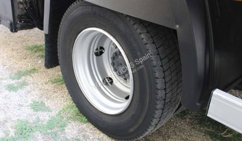 شاحنة Iveco 100 E 19