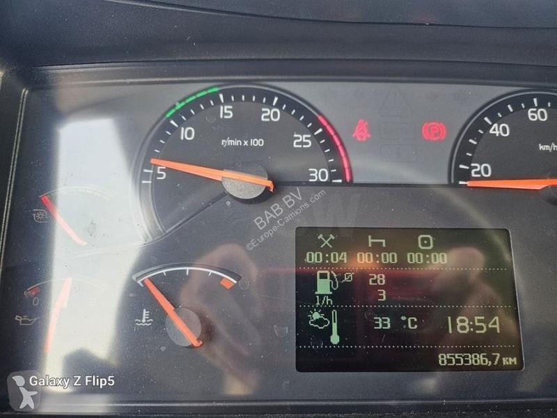 Kamion Volvo 330