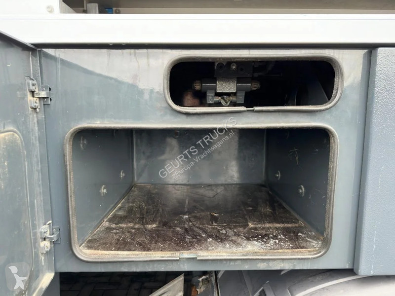 Camion Scania P420 8X4 + LIEBHERR LTF 1045-4.1...