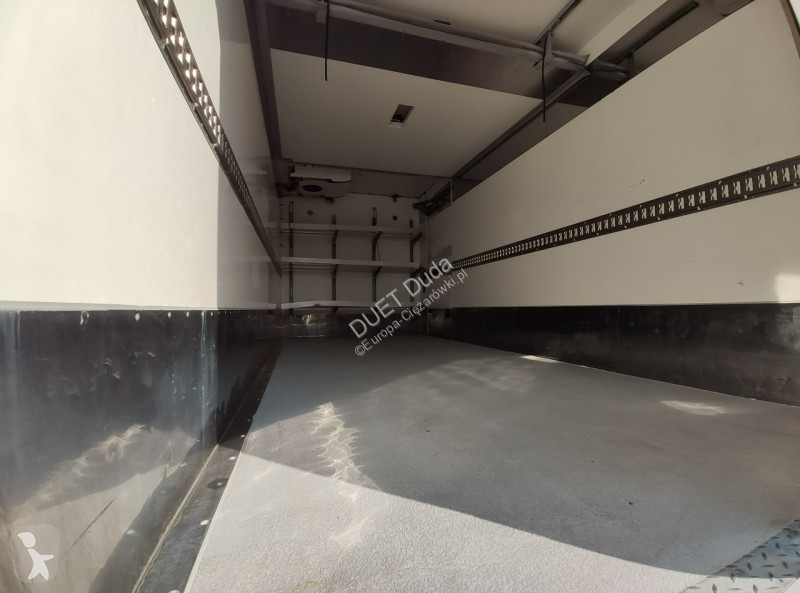 Camião Iveco 70C18 Mroźnia Ściana Grodziowa...