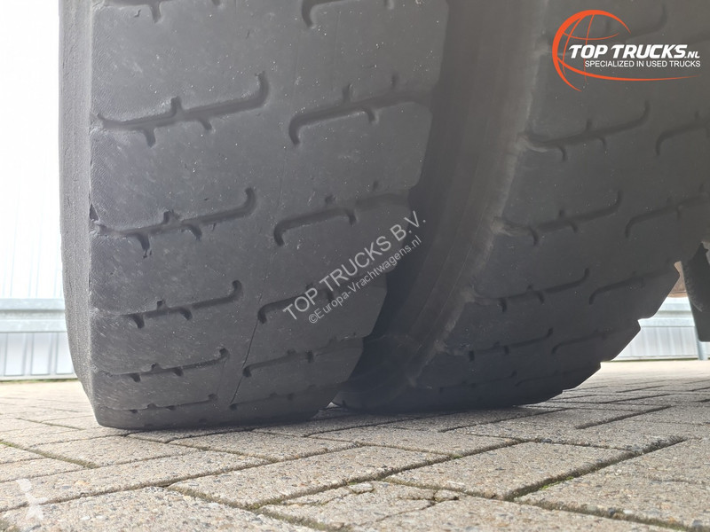 Vrachtwagen Volvo 420 6x6 - 26,50 mtr Terex...