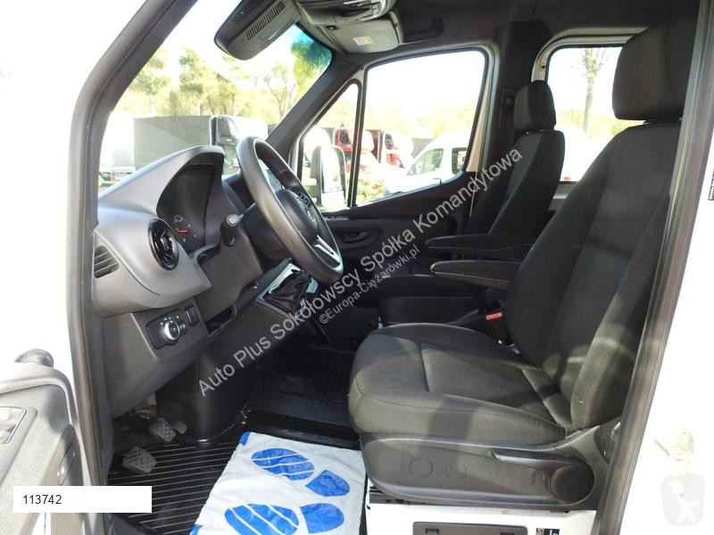 Véhicule utilitaire Mercedes SPRINTER 516...