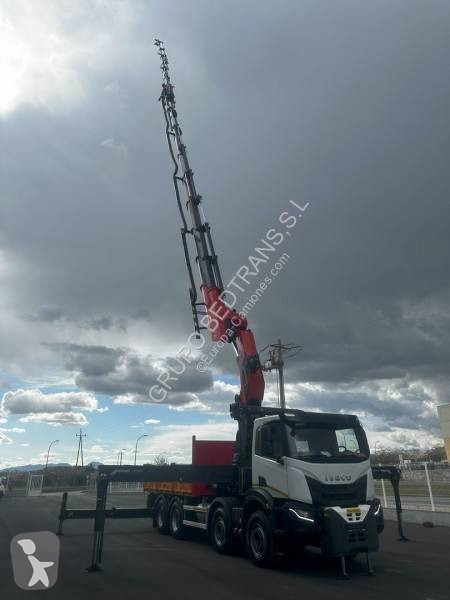 Camion Iveco Grúa