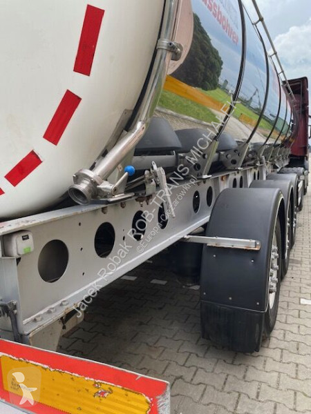 Camion Kässbohrer KA-INB