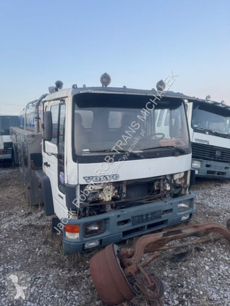 Camión Volvo FL 618
