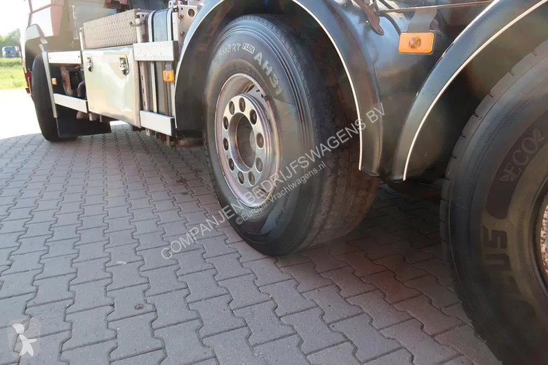 Kamion Volvo 520  - 8x4 R - Ketting systeem