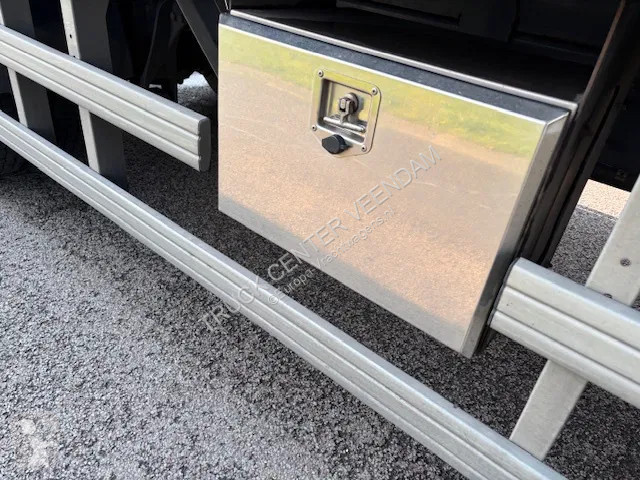 Camion Scania P280 Closed box taillift 2000 kg...