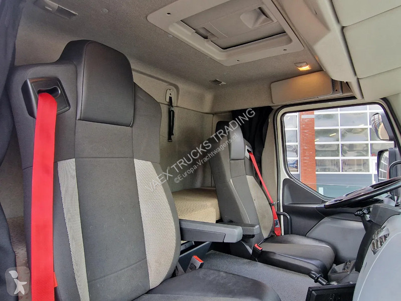 Vrachtwagen Renault D16 250 4x2 Box with side...