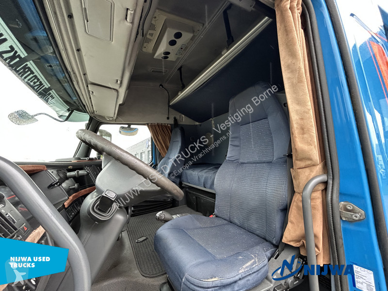 Vrachtwagen Volvo 440 6X2 Hiab 165 roller kraan
