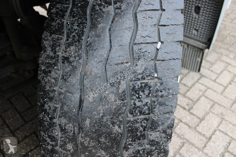 Vrachtwagen Mercedes 1833 + tipper + manual