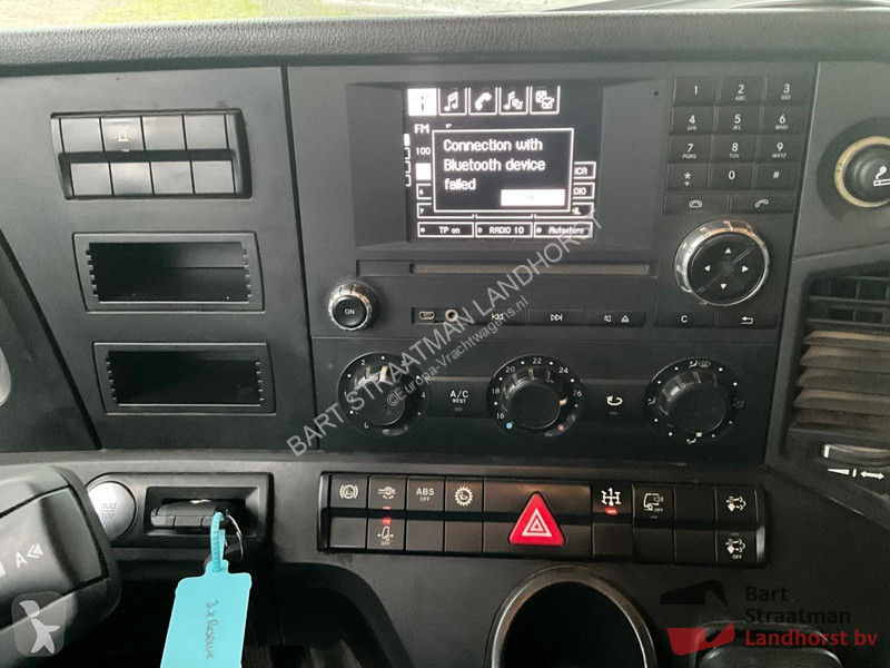 Kamion Mercedes 4142 8x8 Euro 6 Met 2 zijden...