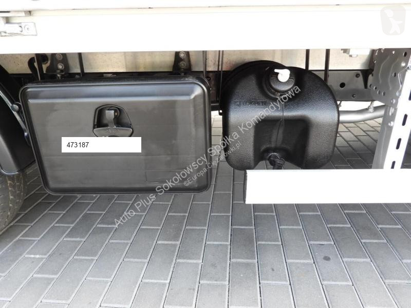 Véhicule utilitaire Iveco DAILY 35S18 PLANDEKA...