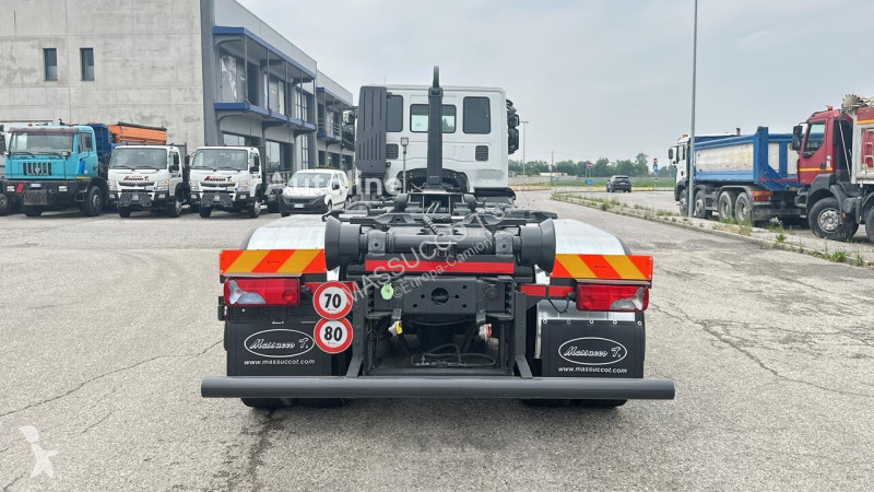 Kamion Iveco 460