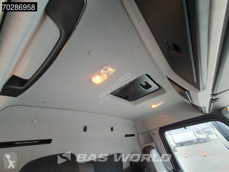 Vrachtwagen Mercedes 1827 4X2 2000kg...