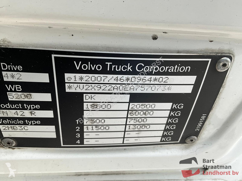 Camion Volvo FM 370 4x2 Euro 6 closed box truck...