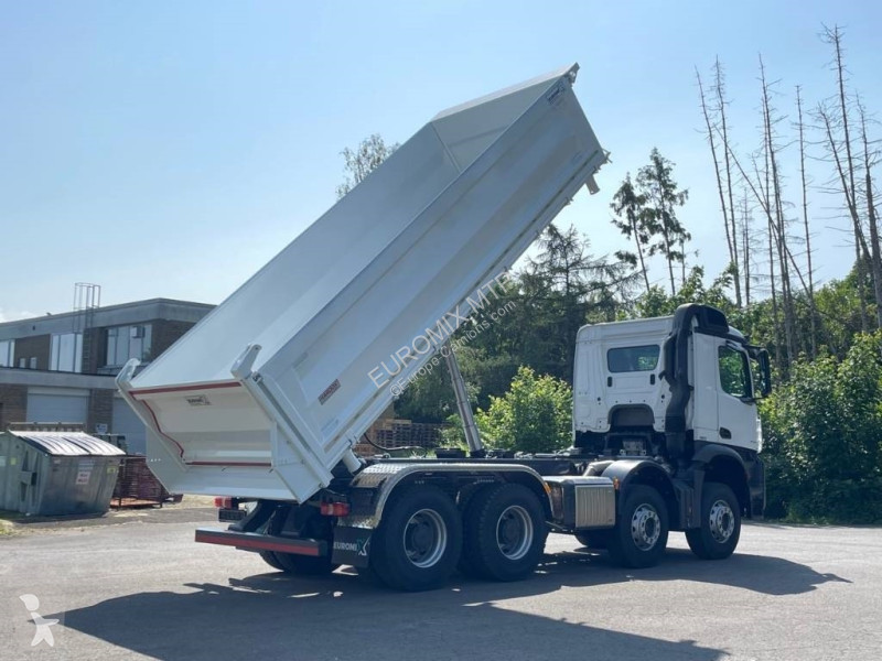 Kamion  Arocs 4142