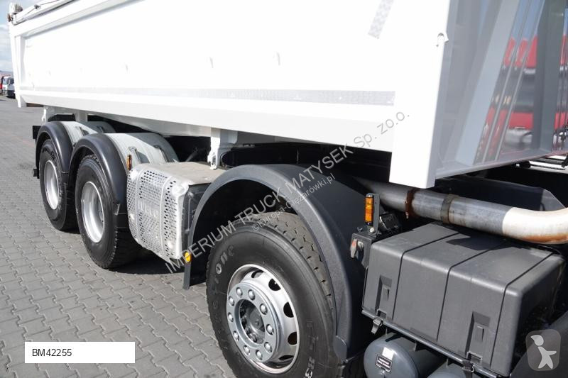 Kamion Iveco TRAKKER
