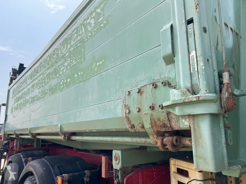 Lastbil MAN TGA tipper + HMF crane