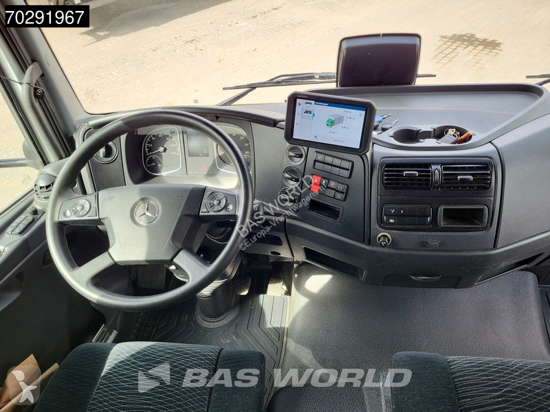 Kamion Mercedes 1221 4X2 1500kg Ladebordwand...