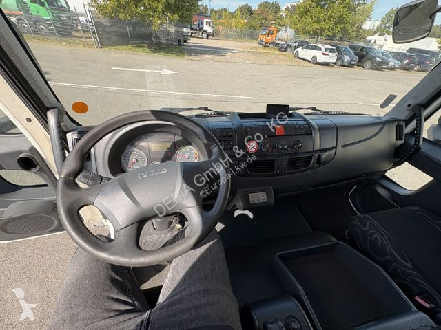 Kamion Iveco...