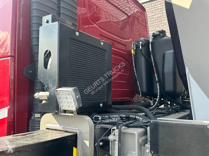 Lastbil Volvo 500 8X2F R BAKWAGEN MET FASSI...