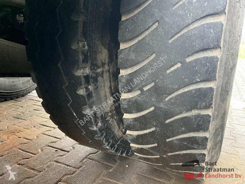 Lastbil Terberg FM2000-T 8X8 met 18m3 kipper en...