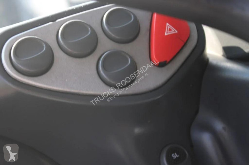 شاحنة Iveco 310 + 6X2 EURO 5 + CARRIER + LIFT