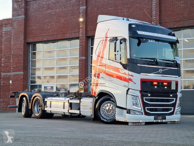 شاحنة Volvo 13460 Globetrotter 6x2*4 - BDF - I...