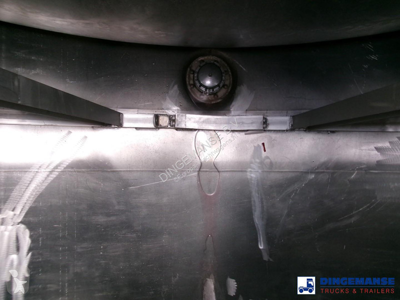شاحنة Volvo 380 6X2 fuel tank 20.6 m3 / 4 comp