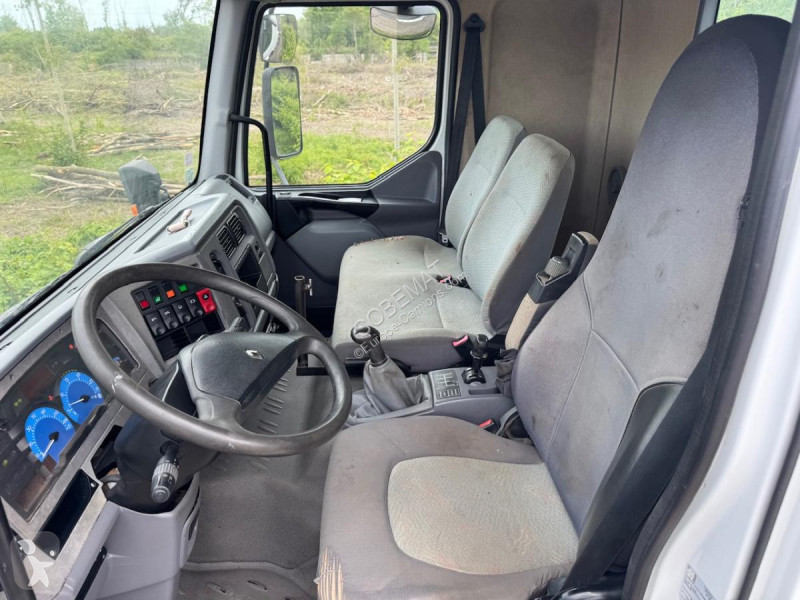 شاحنة Renault 220 DCI