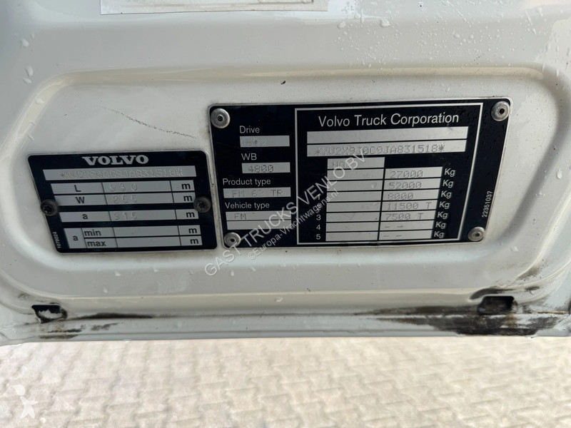 شاحنة Volvo 330 6x2*4 BDF + Lift Only 309Tkm!...