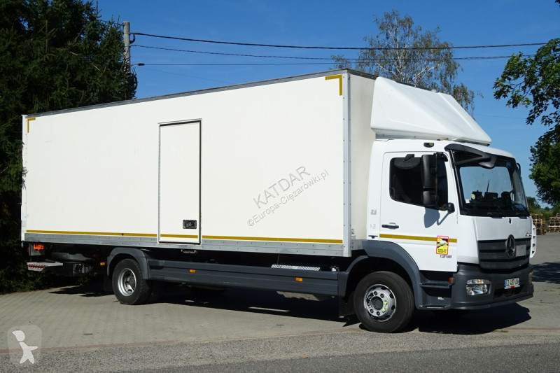 Камион Mercedes 1218 Euro 6 kontener 20pal...