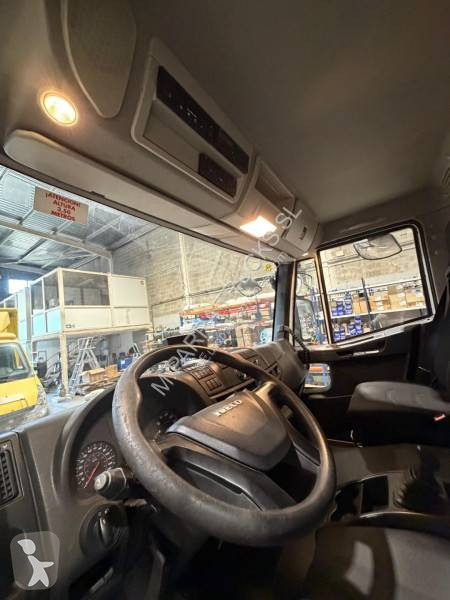 شاحنة Iveco 10E18