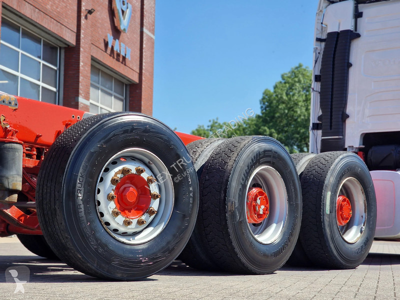 شاحنة Volvo 16750 Globetrotter 8x4*4 - Chassis...