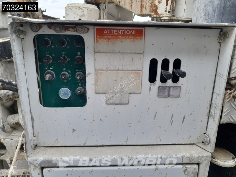 شاحنة Mercedes 3241 8X4 PUMI Schwing Stetter...