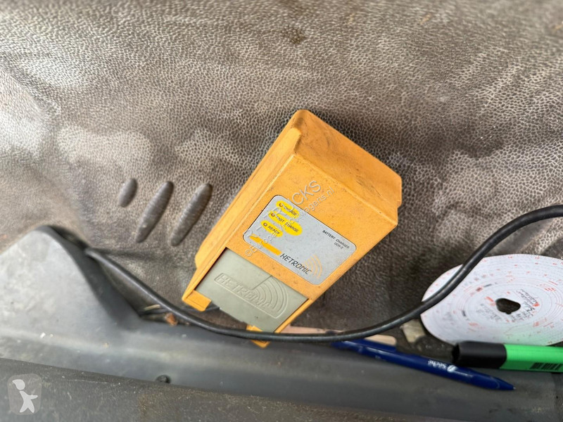 شاحنة Renault 370 6x4 Vacuum tank 12,000...