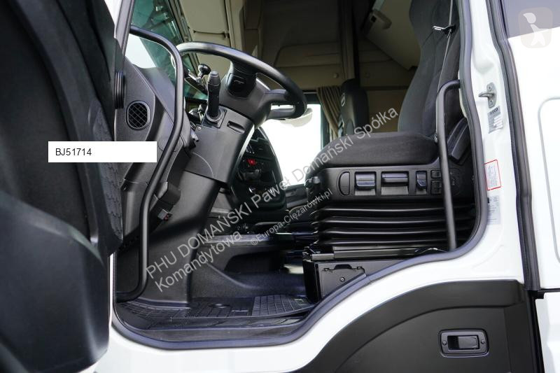 Ciężarówka Iveco / 420 / E 6 / KONTENER + WINDA...