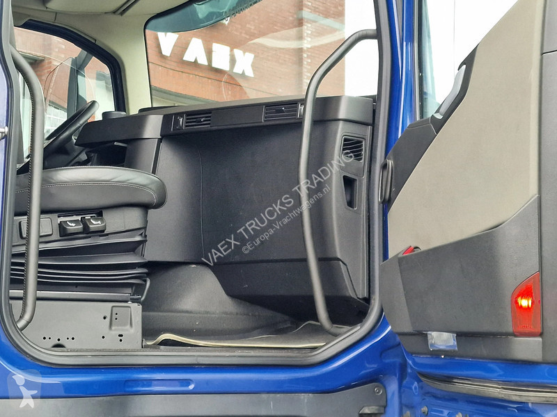 شاحنة Volvo 13460 6X2 - full air - WB600 -...