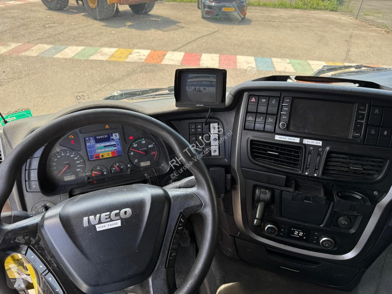 شاحنة Iveco 420 6X2 EURO 6 + FASSI F80A.0.23 +...