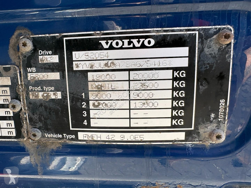شاحنة Volvo 310 + DHOLLANDIA LOADLIFT 3000 KG +...