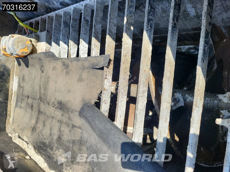 شاحنة Mercedes 3342 6X4 SERMAC 5Z36 Concrete...