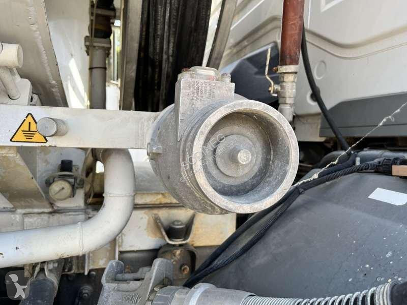 شاحنة Mercedes  AXOR 1833 4X4