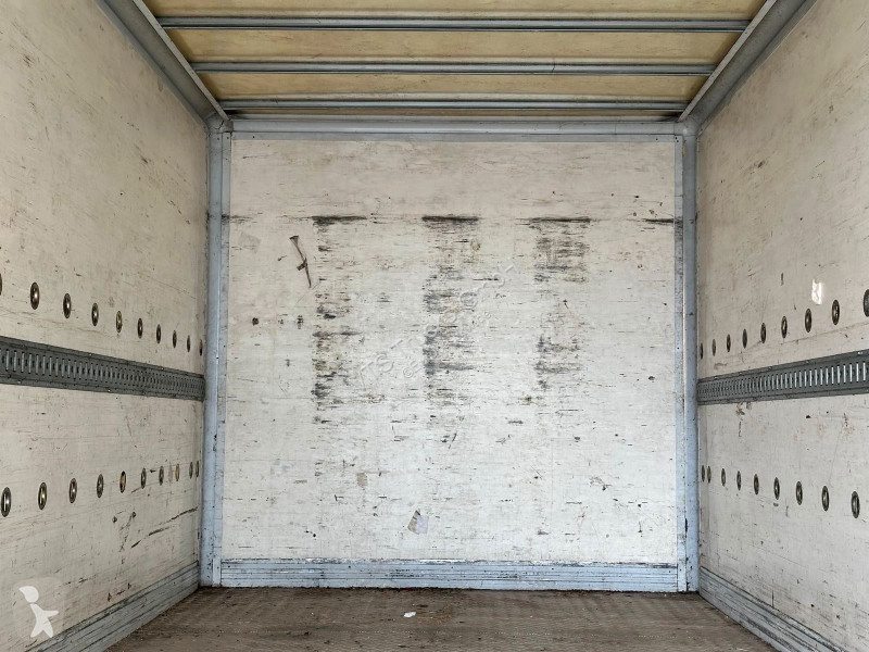 شاحنة Mercedes 818 4x2 BB Spier Koffer &...