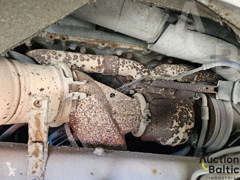 Betonárske zariadenie Volvo 480 8X4