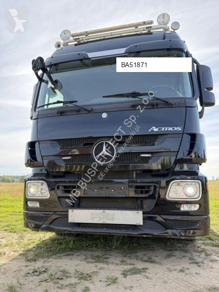 شاحنة Mercedes 3332